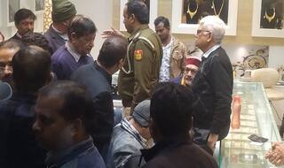 Delhi Polls 2020: In Fresh Row, Union Minister Giriraj Singh Caught 'Distributing' Money