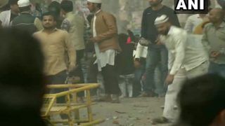CAA Protest: Stone-pelting, Tear Gas Shelling Near Jaffrabad; Entry, Exit Gates of Maujpur-Babarpur Metro Stations Closed