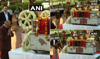 Delhi Violence: केंद्रीय मंत्री, एलजी और पुलिस कमिश्‍नर ने शहीद हेड कॉन्‍स्‍टेबल को दी श्रद्धांजलि