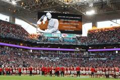 LA Lakers Legend Kobe Bryant Honoured With Touching Moment of Silence At Super Bowl