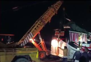 Bus-Truck Collision on Agra-Lucknow Expressway: 14 Feared Dead, Several Injured in Firozabad