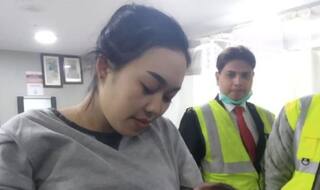 फ्लाइट में 23 वर्षीय मां ने दिया बच्चे को जन्म, कोलकाता एयरपोर्ट पर हुई इमरजेंसी लैंडिंग 