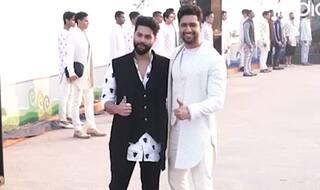 Lakme Fashion Week 2020: सफेद शेरवानी पहन 'शेर' की चाल चले विक्की कौशल, धड़के लाखों दिल