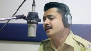 Trending News Today, March 15, 2020: Watch: Pune Cop Becomes Social Media Star After Video of Him Singing 'Tera Ban Jaunga' Goes Viral