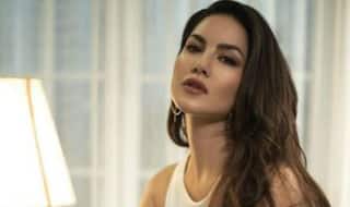 Sunny Leone Rocks Casual Wear in White Top And Denim, Looks Hot in Sultry Picture