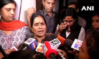 Nirbhaya Gang Rape and Murder Case Latest Updates: चारों दोषियो को फांसी, निर्भया की मां बोलीं- आज तसल्ली मिली