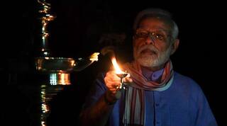 Covid-19 War Can't be Won by Clapping, Lighting Lamps: Shiv Sena Takes a Dig at PM Modi