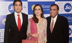 Mukesh Ambani B'day Spl: यमन में जन्मे मुकेश अम्बानी ऐसे बने इतने अमीर, कारोबार के लिए पिता ने रुकवाई पढ़ाई, जानें जिंदगी के दिलचस्प किस्से
