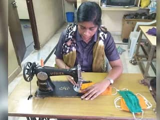 Covid-19: Telangana Woman Constable Sews Face Masks, Distributes Them Among the Poor