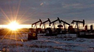 Crude oil price today: लगातार दूसरे सत्र में कच्चे तेल के दाम, कोरोना वायरस के मामले बढ़ने से मांग में कमी आने की आशंका