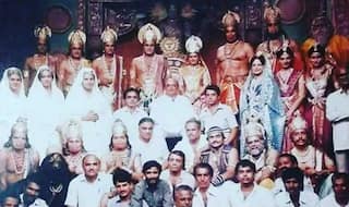 Ramayan: Sita Aka Dipika Chikhlia Shares a Viral Throwback Photo With Entire Cast And Crew