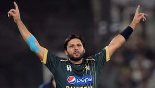 मोहम्मद हफीज के समर्थन में उतरे शाहिद आफरीदी; कहा- मैच फिक्सिंग के आरोपियों को उदाहरण बनाए PCB