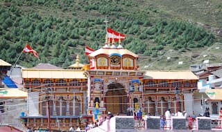 Sacred Portals of Badrinath Temple Open Amid Lockdown, First Puja Performed on Behalf of PM Modi