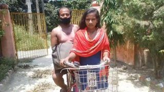 Bihar Minister Courts Controversy As He Flouts Social Distancing Norms While Honouring 'Bicycle Girl' Jyoti Kumari