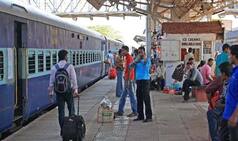 IRCTC 200 Trains List and Stoppage Between Stations: कल से चलेंगी 200 ट्रेन, देखें किस गाड़ी का कहां पर कितनी देर है स्टॉपेज