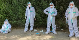 Family Of Covid-19 Victim Flees With Half-Burnt Body After Mob Attacks Them In Jammu