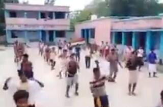 Residents in Bihar Quarantine Centre Dance to    Sandese Aate Hai    To Keep Their Spirits High | Watch