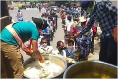 Selfless Service: Delhi Gurudwara Is Feeding Over 15,000 People Daily With 'Langar On Wheels' Initiative