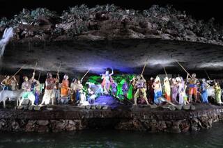 Govardhan Puja 2022: गोवर्धन पूजा करते समय जरूर पढ़ें ये आरती, मिलेगा भगवान कृष्ण का आशीर्वाद