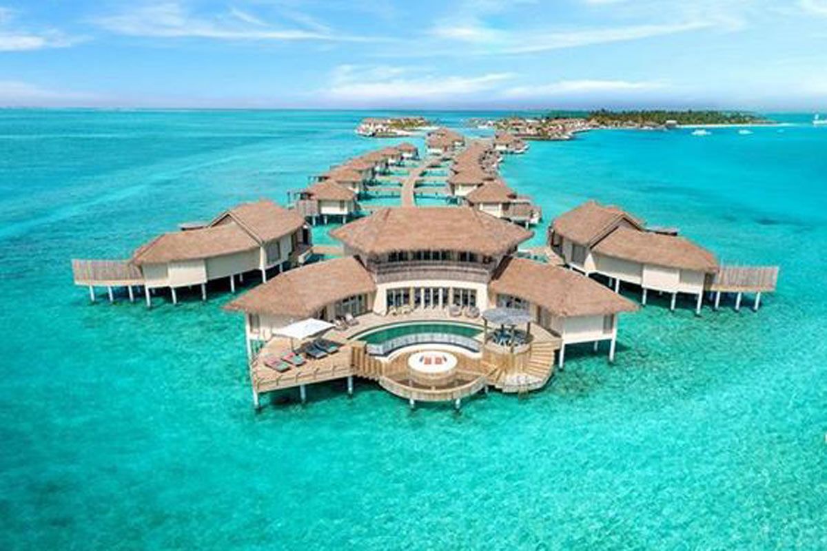 The rich luxury vacation touring of maldives