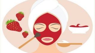Benefits of Strawberry For Skin: How to Make a DIY Strawberry Face Pack For a Glowing Skin