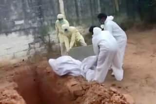 Outrage After Puducherry Health Workers Throw Covid-19 Victim's Body into Pit, Video Emerges