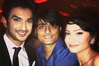 Sushant Singh Rajput Death Case: Sandip Ssingh Gives Thumbs-up While Actor's Body is Being Taken For Funeral