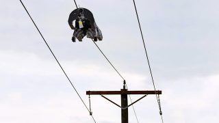 This Facebook Robot Walks on Power Lines to Install Fibre-Optic Cable