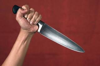 Maharashtra Man Stabs Doctor in Chest, Neck & Hand After Death of Covid-19 Positive Mother