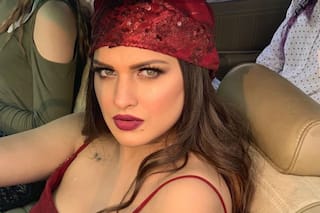 एक्स बिग बॉस कंटेस्टेंट हिमांशी खुराना को हुआ कोरोना, किसानों के प्रोटेस्ट में शामिल हुई थी सिंगर