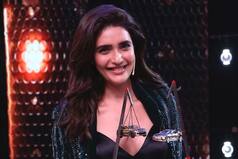 Khatron Ke Khiladi 10 Winner Announced: Karishma Tanna Lifts The Trophy, Gets Rs 30 Lakh And a Swanky Car