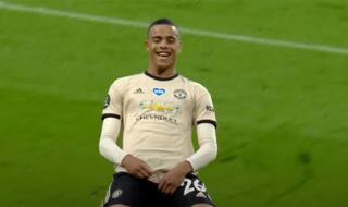 PL Roundup: Man United Beat Aston Villa 3-0, Tottenham Held by Bournemouth