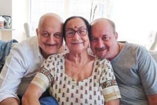 Anupam Kher's Mother COVID-19 Update: She is Doing Well, Staying Connected With Her Relatives, Reveals Actor