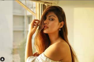 Sushant Singh Rajput Suicide Case: Actor's Family Lawyer Claims 'Somebody in Mumbai Police is Helping Rhea Chakraborty'