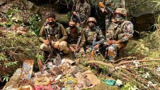 J&K: आतंकियों की कश्‍मीर में युद्ध जैसी तैयारी, हथियारों का भारी जखीरा जब्‍त