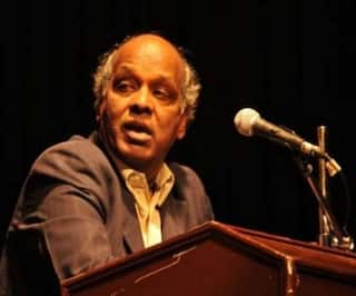 'Kisi Ke Baap Ka Hindostan Thodi Hai': 10 Inspiring Shayaris By Rahat Indori Which Will Be Remembered For Ages to Come