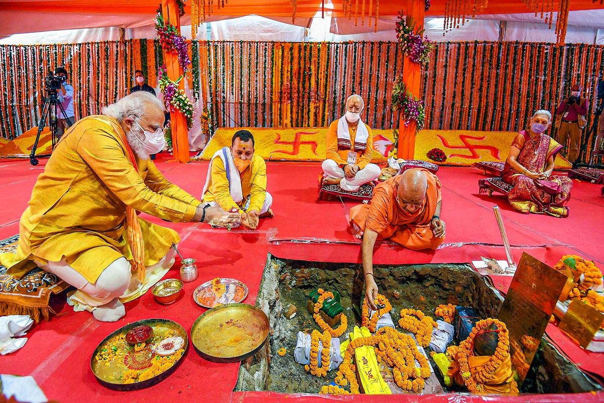 Diyas, Earthen Lamps Light up Ayodhya as PM Modi Lays Foundation For Ram  Temple, Says