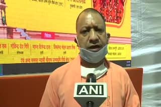 अयोध्या: CM योगी आदित्यनाथ ने हनुमानगढ़ी मंदिर में की आरती, बोले- Covid-19 के प्रोटोकॉल को लागू करने पर मुख्य फोकस