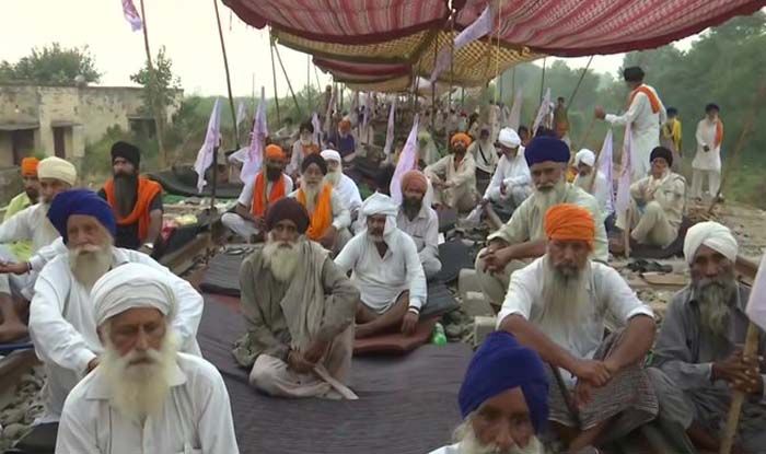 Protest Against Farm Bills: कृषि बिल के विरोध में लगातार तीसरे दिन प्रदर्शन,  सड़कों पर उतरे हजारों किसान - Punjab haryana farmers protest against farm  bills live update agricultural reforms ...