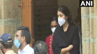 सुशांत मामला: रिया चक्रवर्ती को 14 दिन की न्यायिक हिरासत में भेजा गया, नहीं मिली जमानत