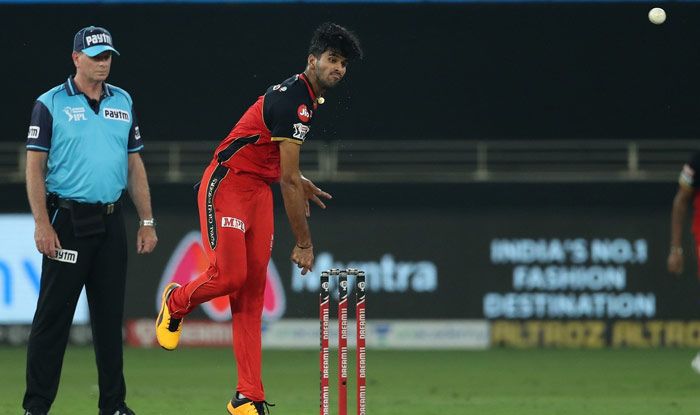 Dream11 IPL 2020, RCB vs MI: Washington Sundar Stars With The Ball in a Contest Dominated by Batsmen | Cricket News | IPL 13