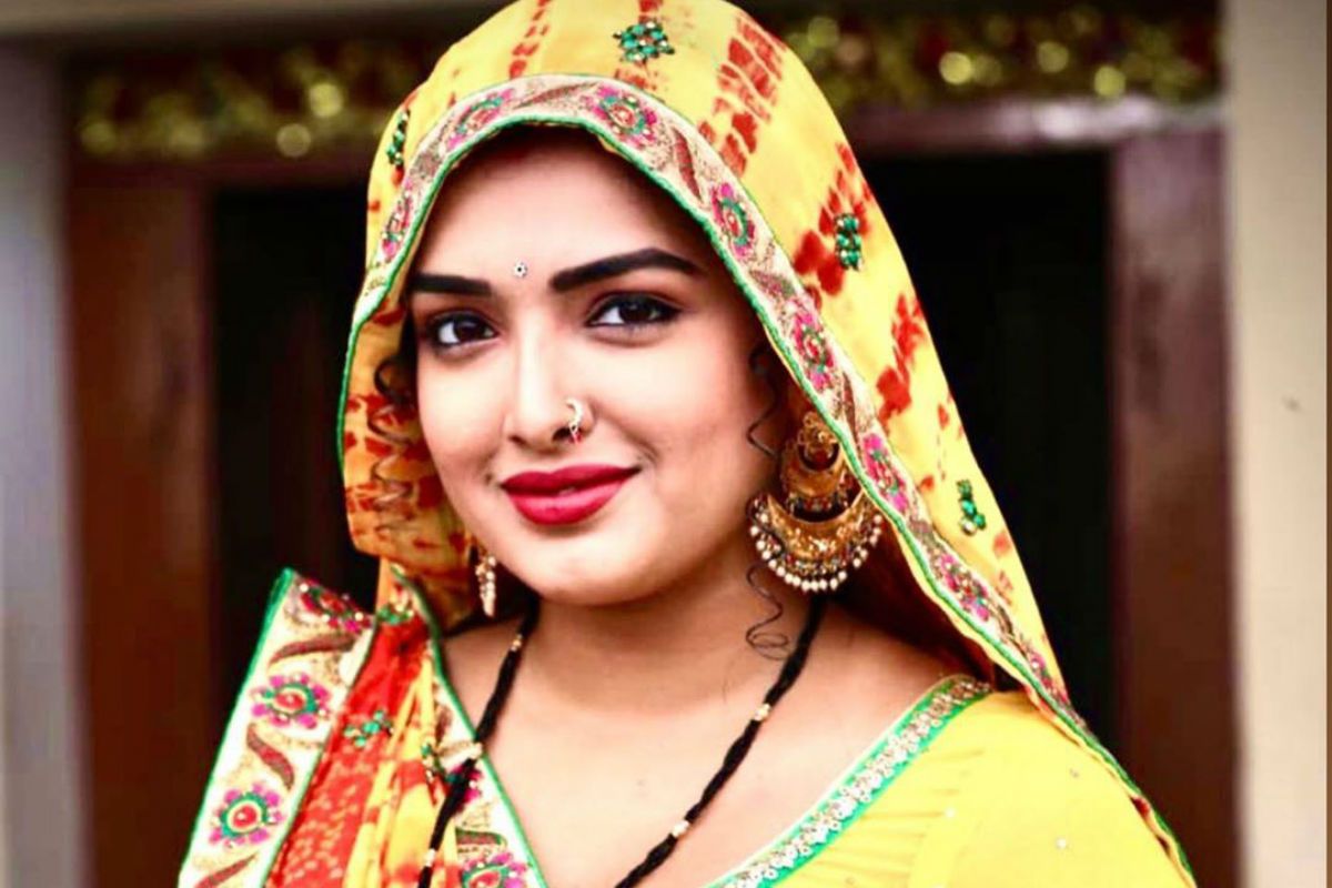 Bhojpuri Hot Couple Dinesh Lal Yadav, Amrapali Dubey Starrer Nirahua  Hindustani 3 Song 'Hamse Biyah Ka La Aish Karbu' Goes Viral, Crosses Over  2.7 Million Views on YouTube | India.com