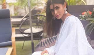 सफेद रंग के सूट में मौनी राय ने ढाया कहर, इश्क में डूबे फैंस, लूट गया शहर