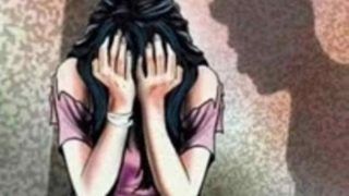 Noida: भाई की फीस माफ कराने गई युवती के साथ स्कूल प्रबंधक ने किया रेप