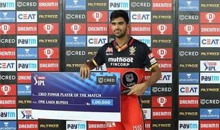 IPL 2020: RCB Spinner Washington Sundar Enjoys Bowling in Powerplay