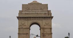 'Are We in China?' Ask Netizens As Gatherings Banned at India Gate Ahead of Planned Hathras Protests