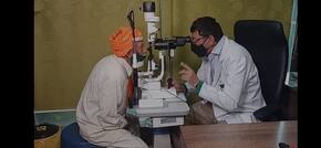 'Gift of Clear Sight': Now 'Baba ka Dhaba' Couple Gets Free Cataract Surgery From Delhi Doctor