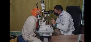 'Gift of Clear Sight': Now 'Baba ka Dhaba' Couple Gets Free Cataract Surgery From Delhi Doctor