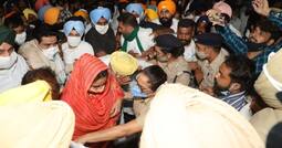 Harsimrat Badal Taken Into Custody On Way to Chandigarh During Protest Against New Farm Laws