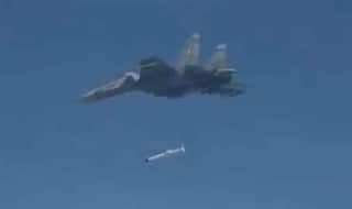 भारत ने Su-30MKI fighter से दागी ब्रह्मोस सुपरसोनिक क्रूज मिसाइल, जहाज को निशाना बनाया